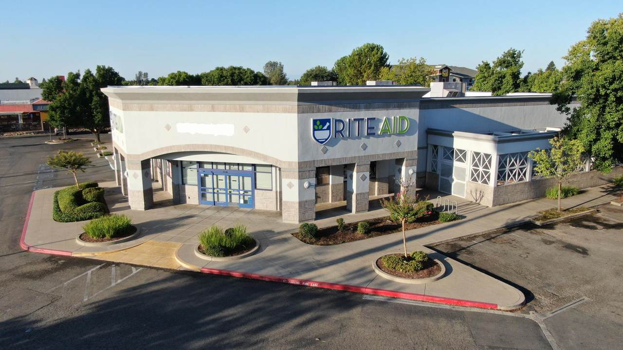 975 Cypress Avenue - Photo 1