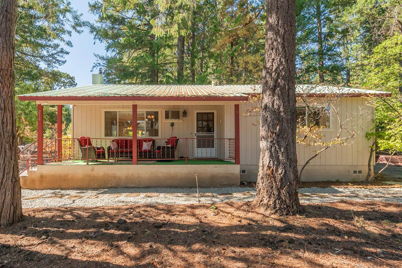 230 Lakeview Drive - Photo 1