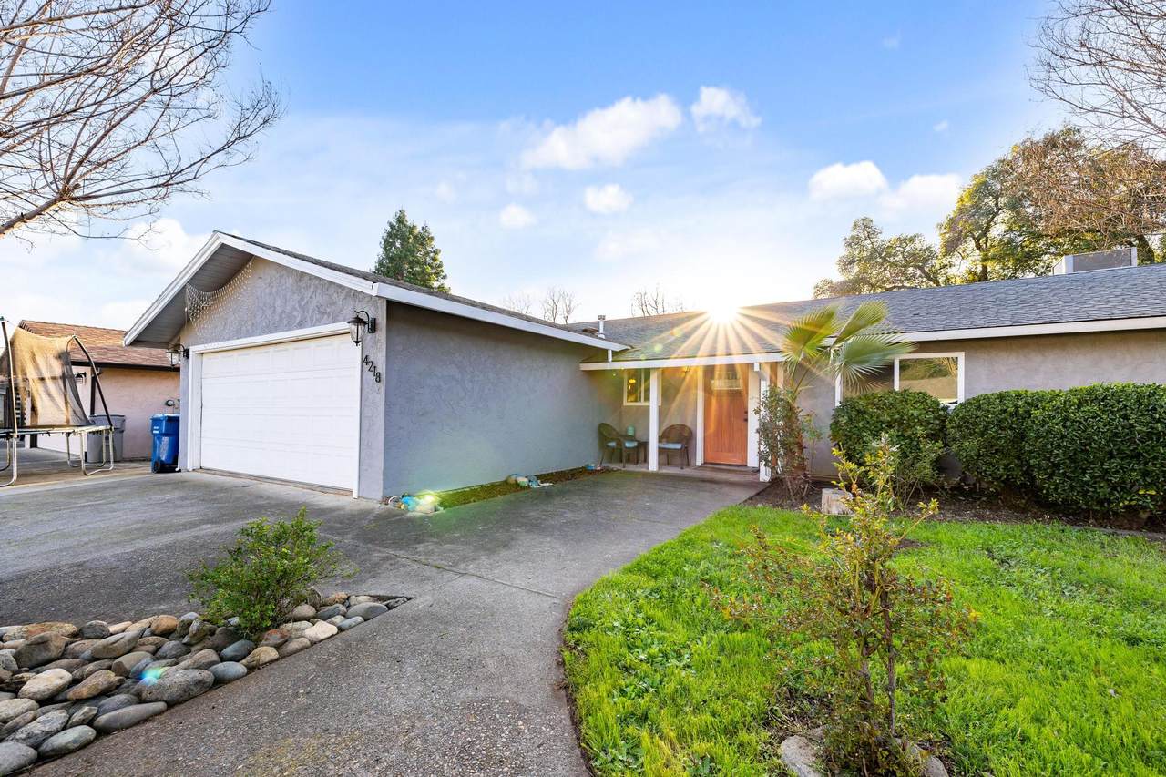 4218 Jane Street - Photo 1