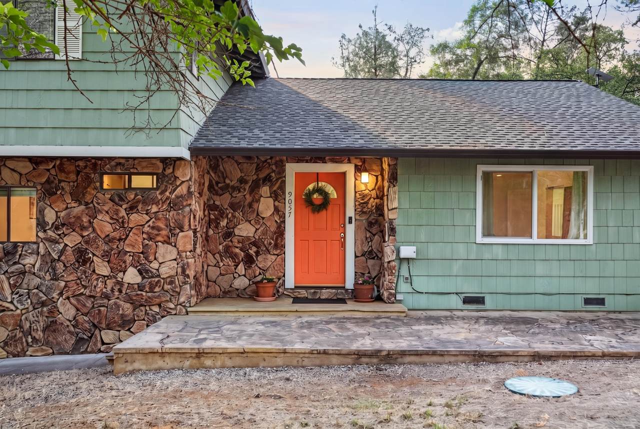 9057 Simmons Road - Photo 1