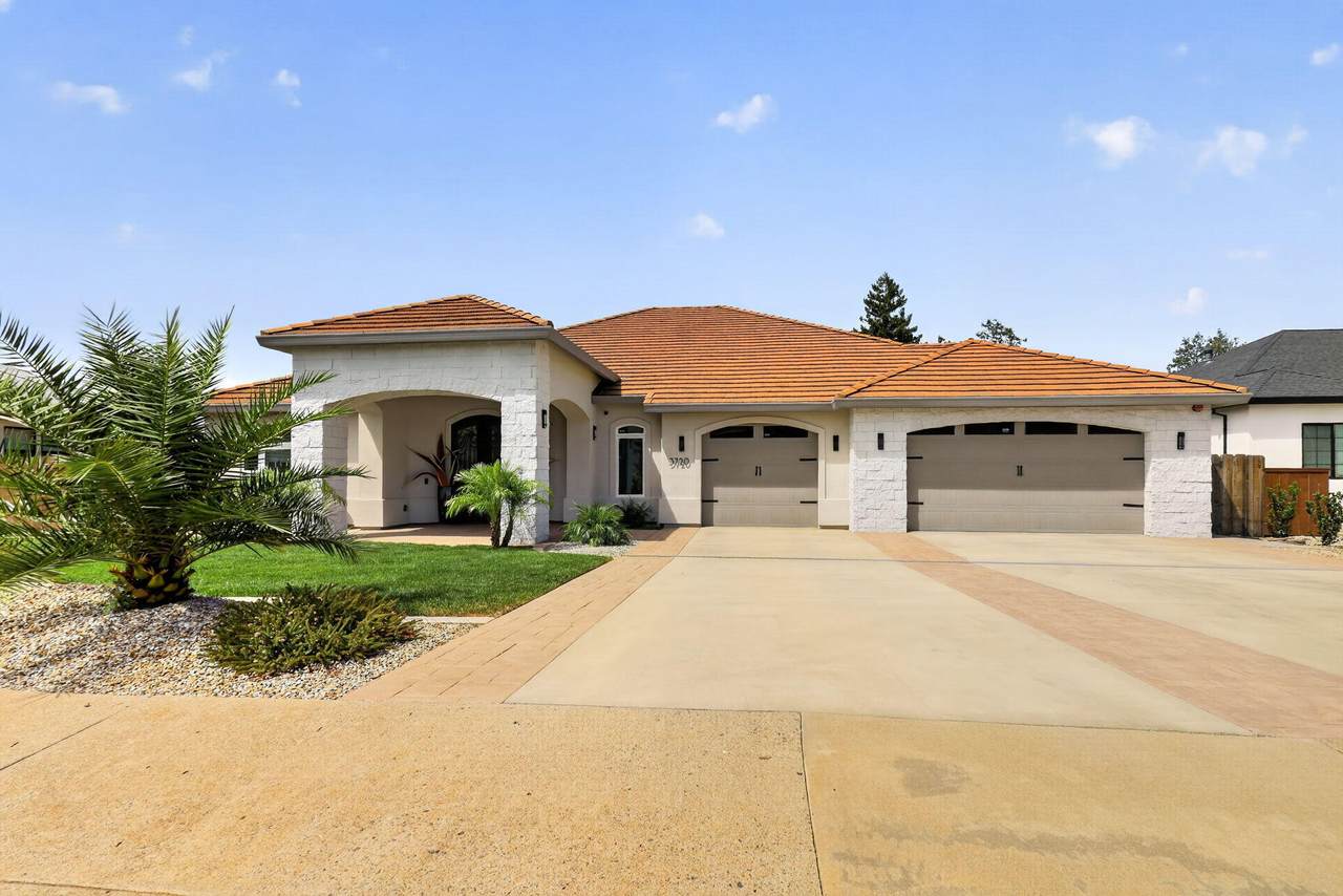 3720 Sunflower Drive - Photo 1
