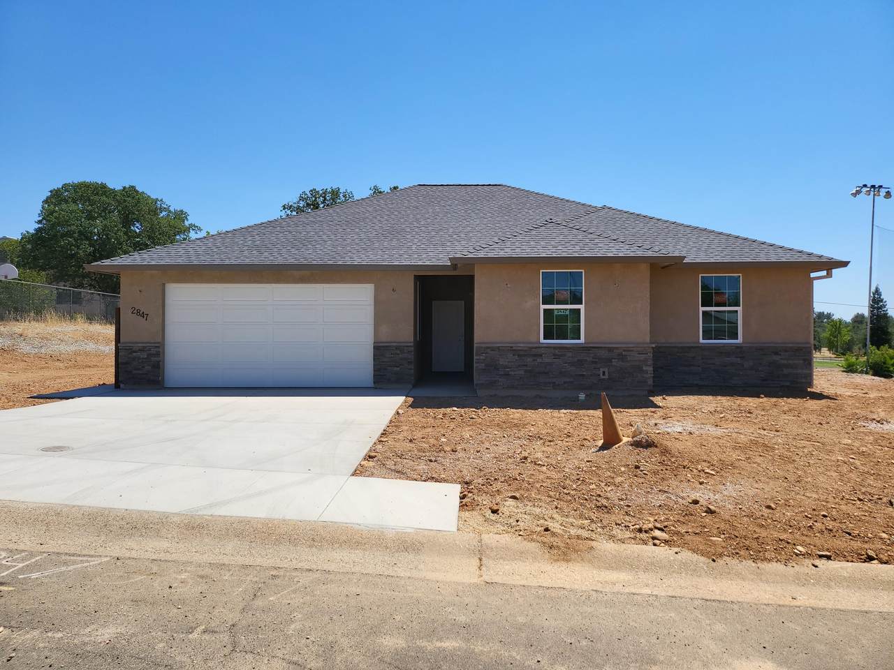 2847 Hawn Ave - Photo 1
