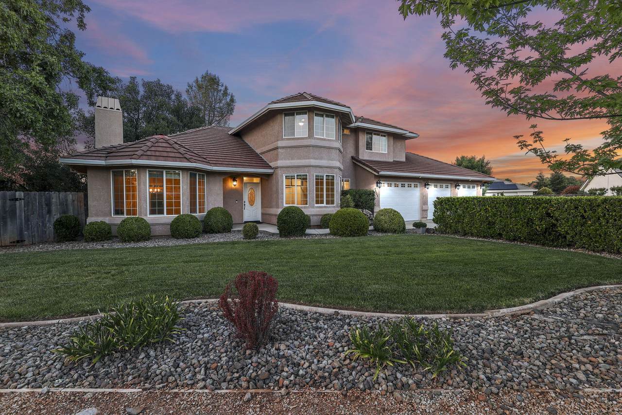 20340 Greenview Drive - Photo 1