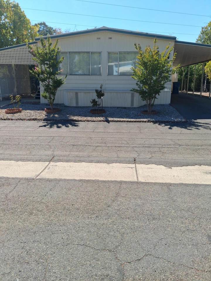 1221 Cypress Avenue - Photo 1