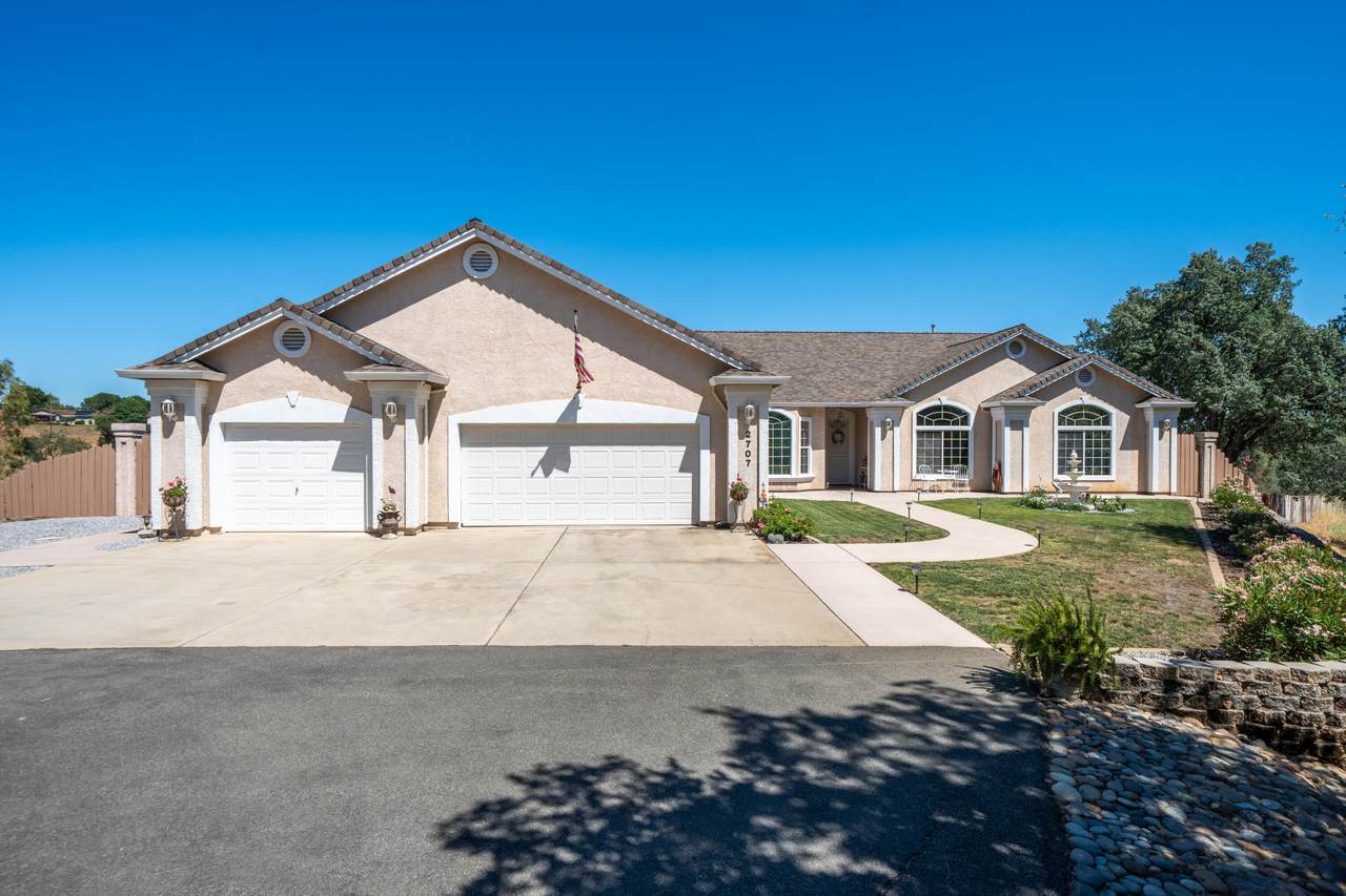 2707 Blue Bell Drive - Photo 1
