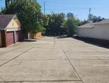 2449 Court St - Photo 20