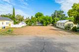1038 Oak St - Photo 3