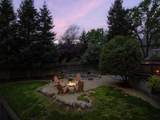 1025 Edgewater Court - Photo 3