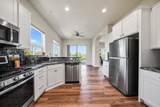 1005 Albion Avenue - Photo 13