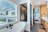 10156 Victoria Drive - Photo 15
