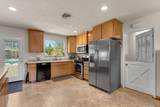 1394 Mistletoe Lane - Photo 3