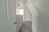 687-995 Redwood Way - Photo 16
