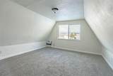 687-995 Redwood Way - Photo 17