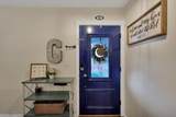 720 Lakeview Drive - Photo 3
