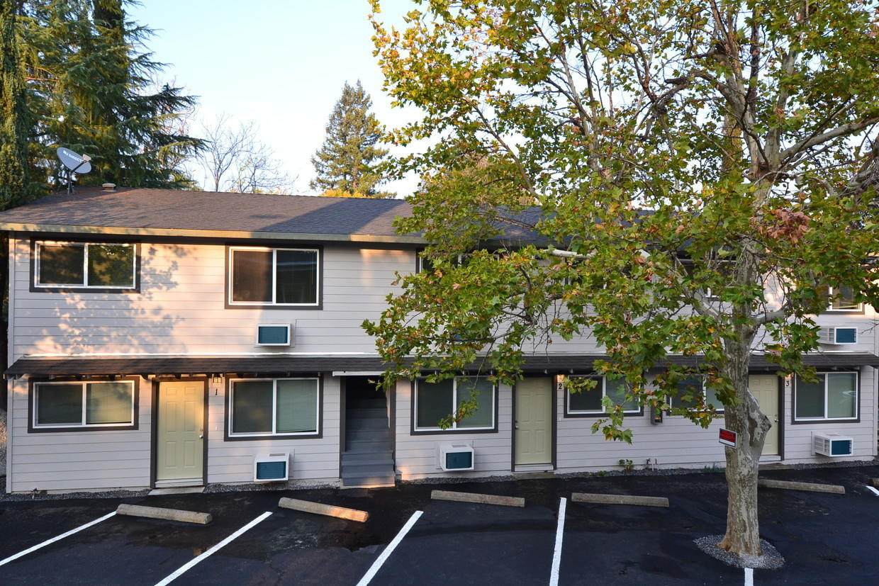 2705 Akard Ave - Photo 1