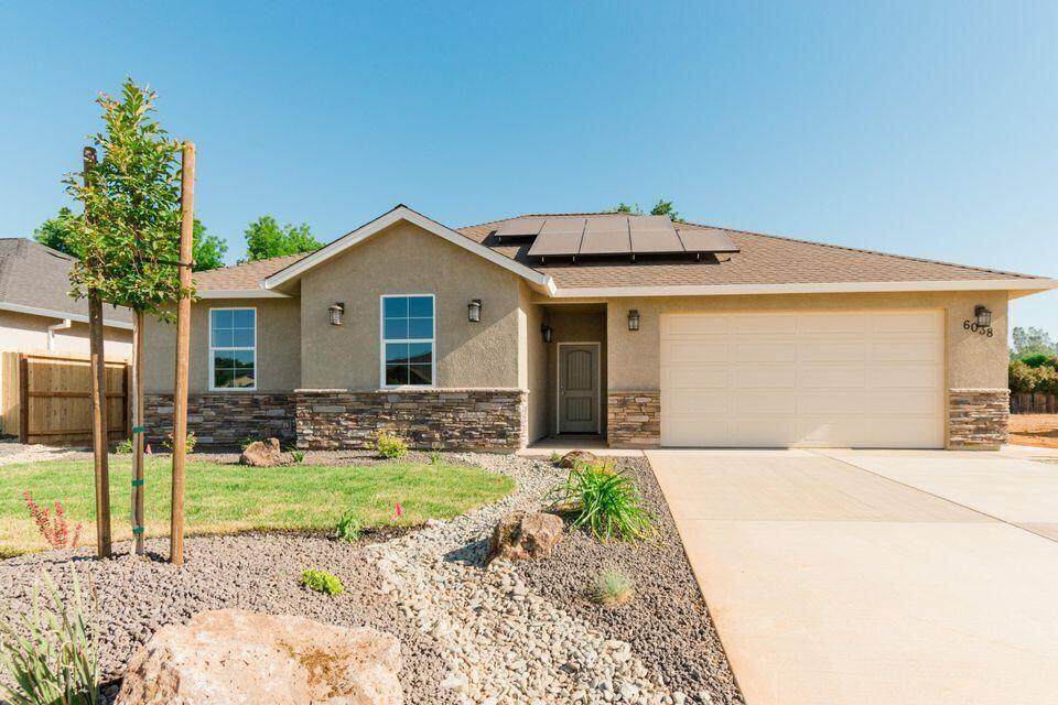 2815 Hawn Ave - Photo 1