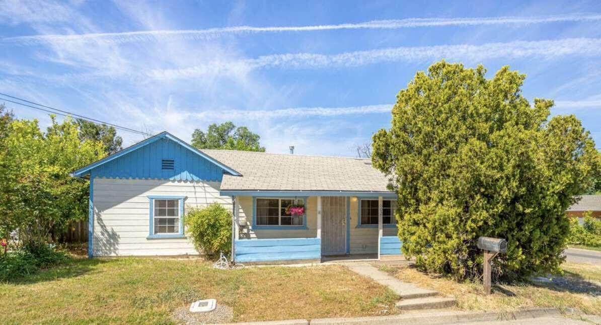 1602 Cottonwood Ave - Photo 1