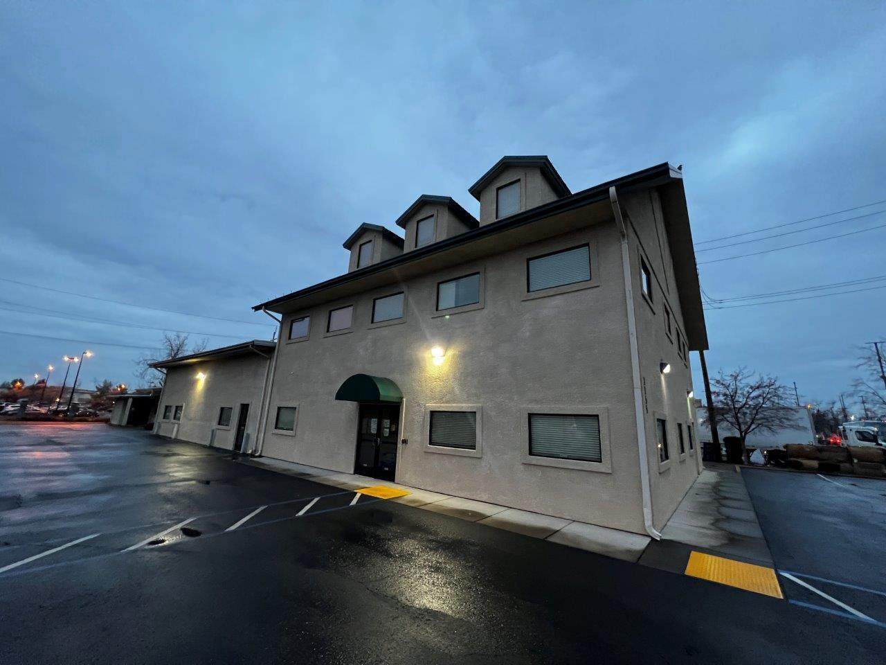 1160 Industrial St - Photo 1