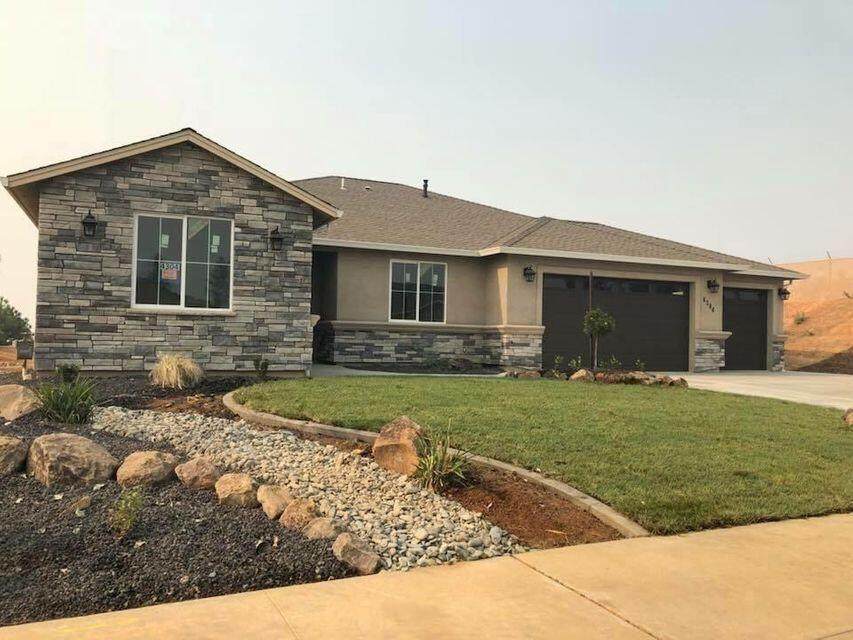 2789 Hawn Ave - Photo 1