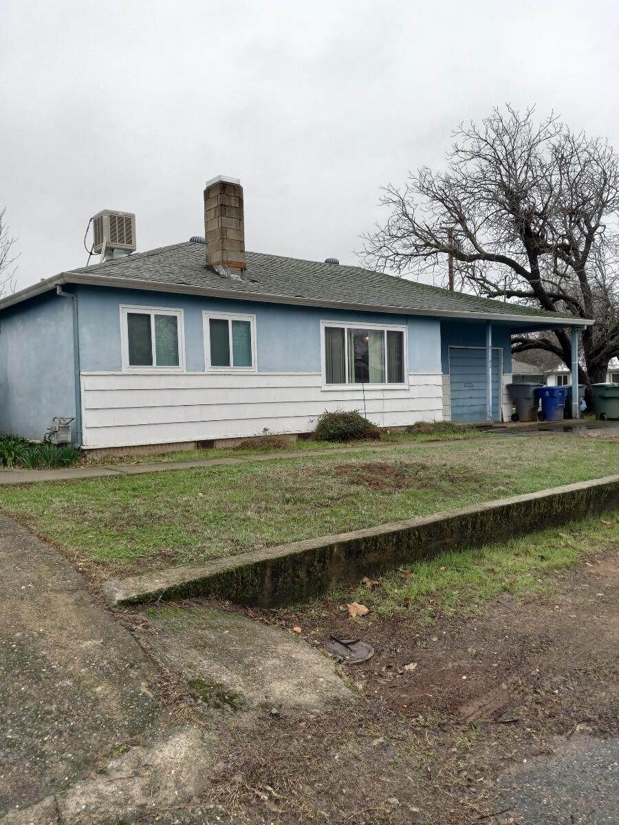 1102 4th St - Photo 1