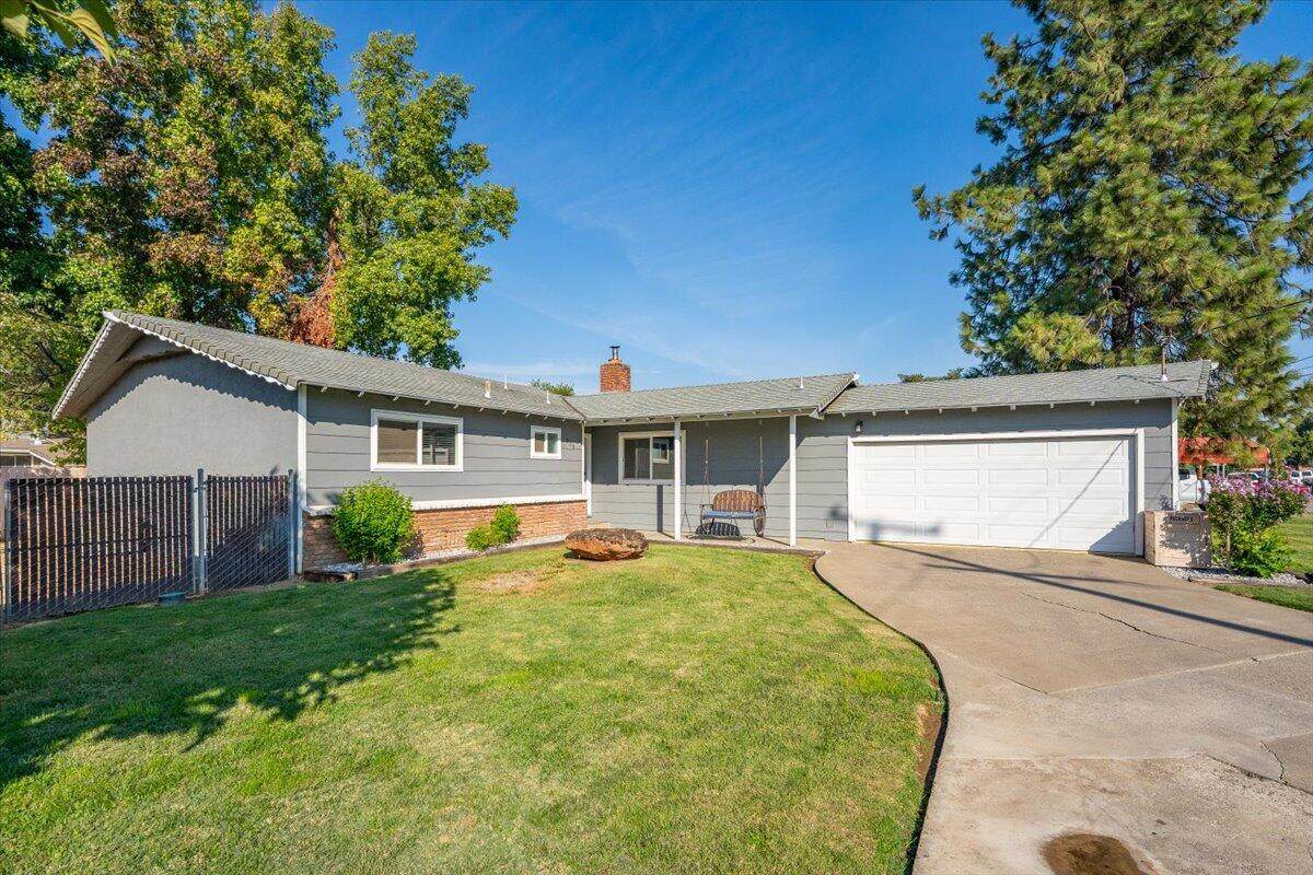 350 La Bray Avenue - Photo 1