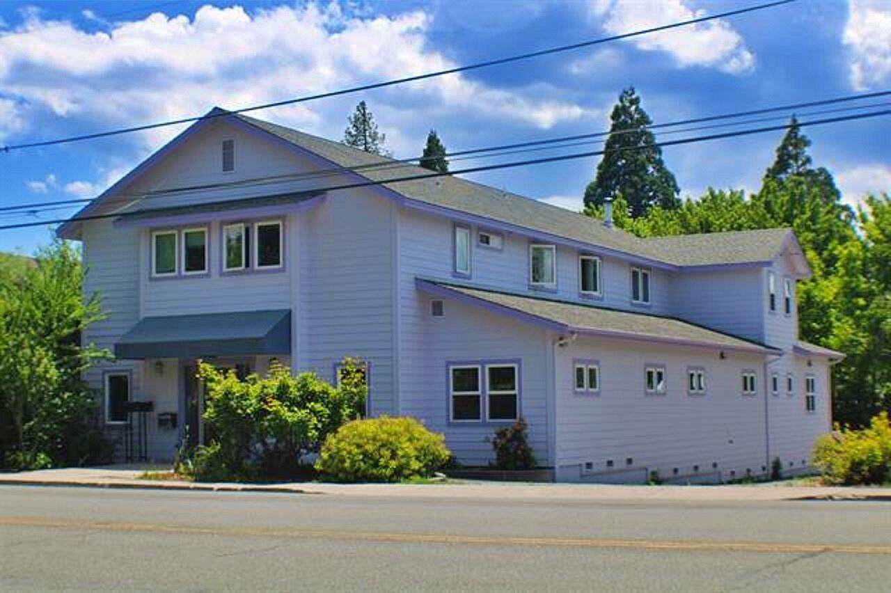 721 Pine Street - Photo 1