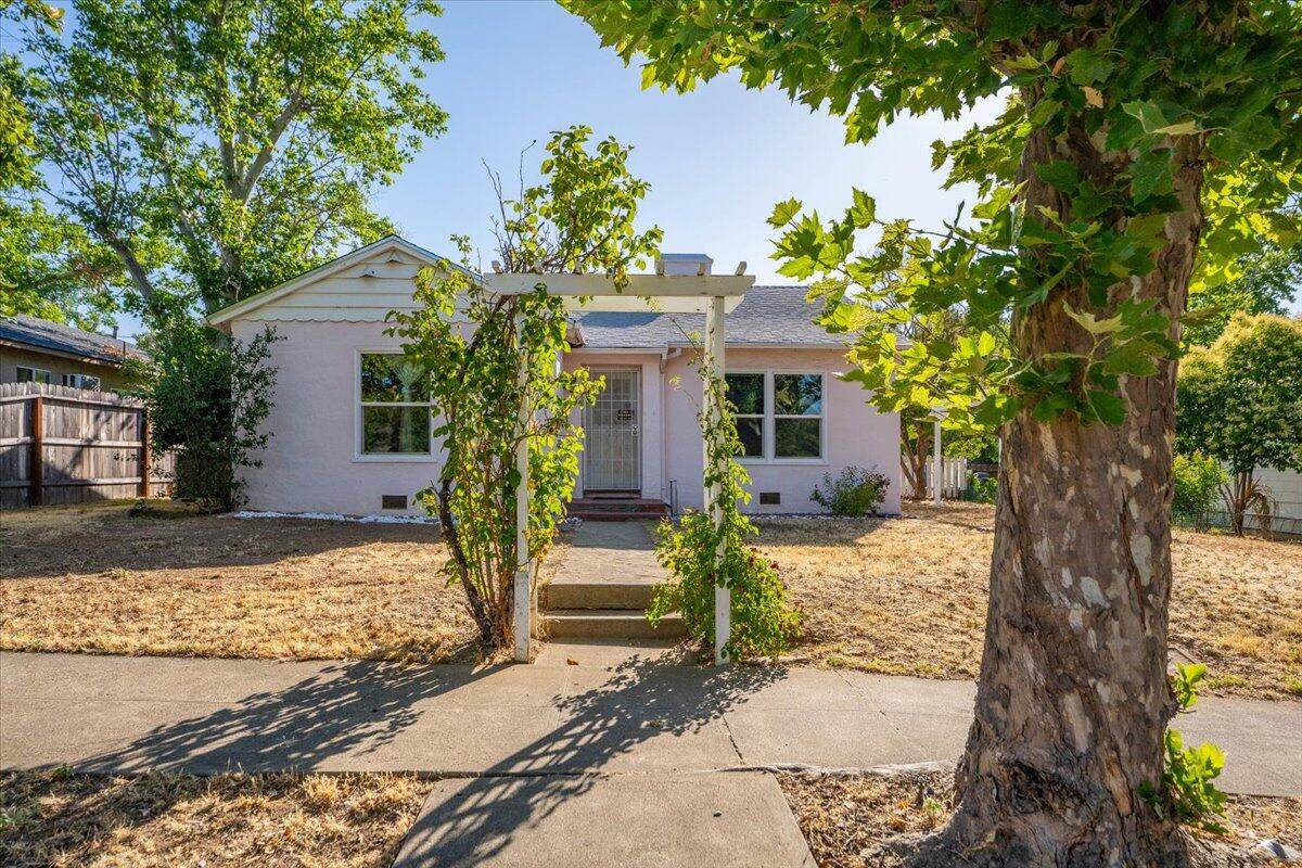 1120 Franklin Street - Photo 1