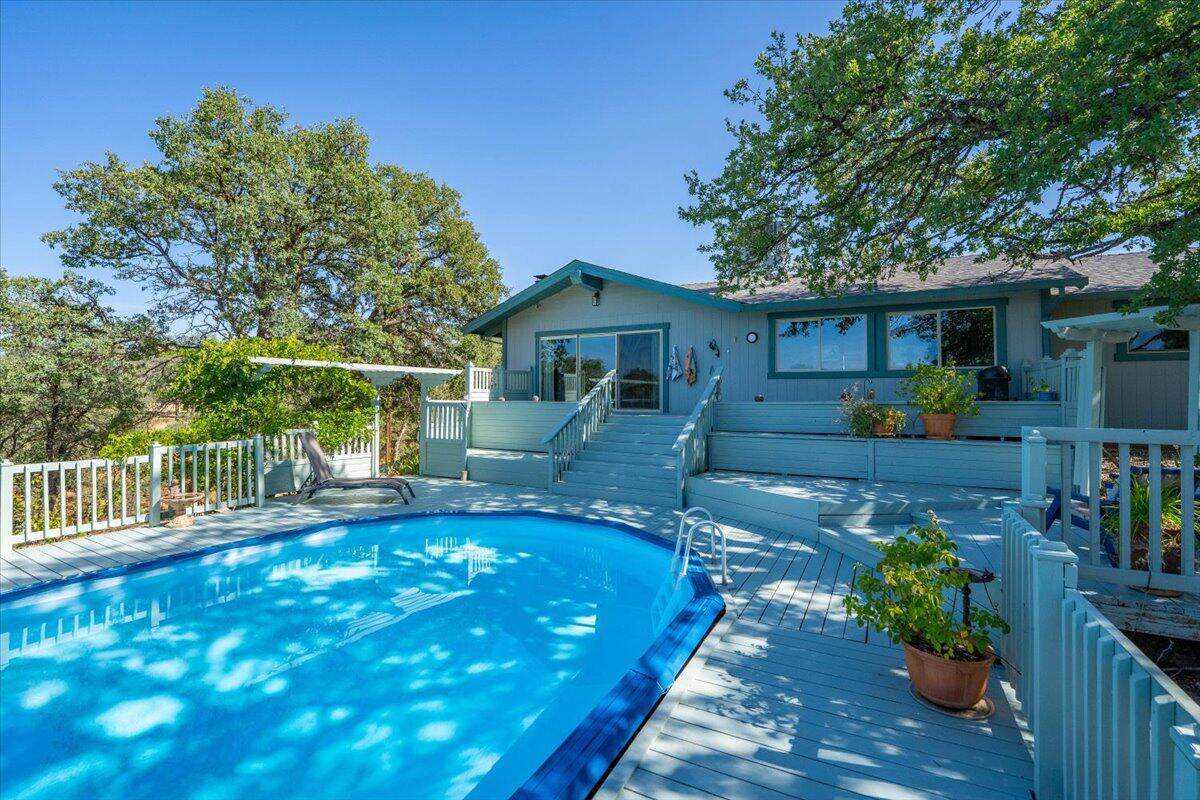 8828 Sun Valley Drive - Photo 1
