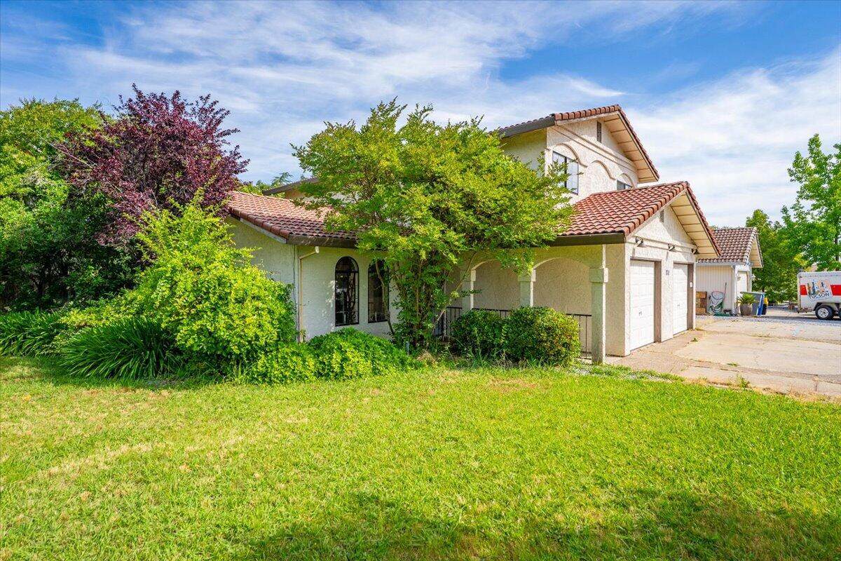 711 Teakwood Drive - Photo 1