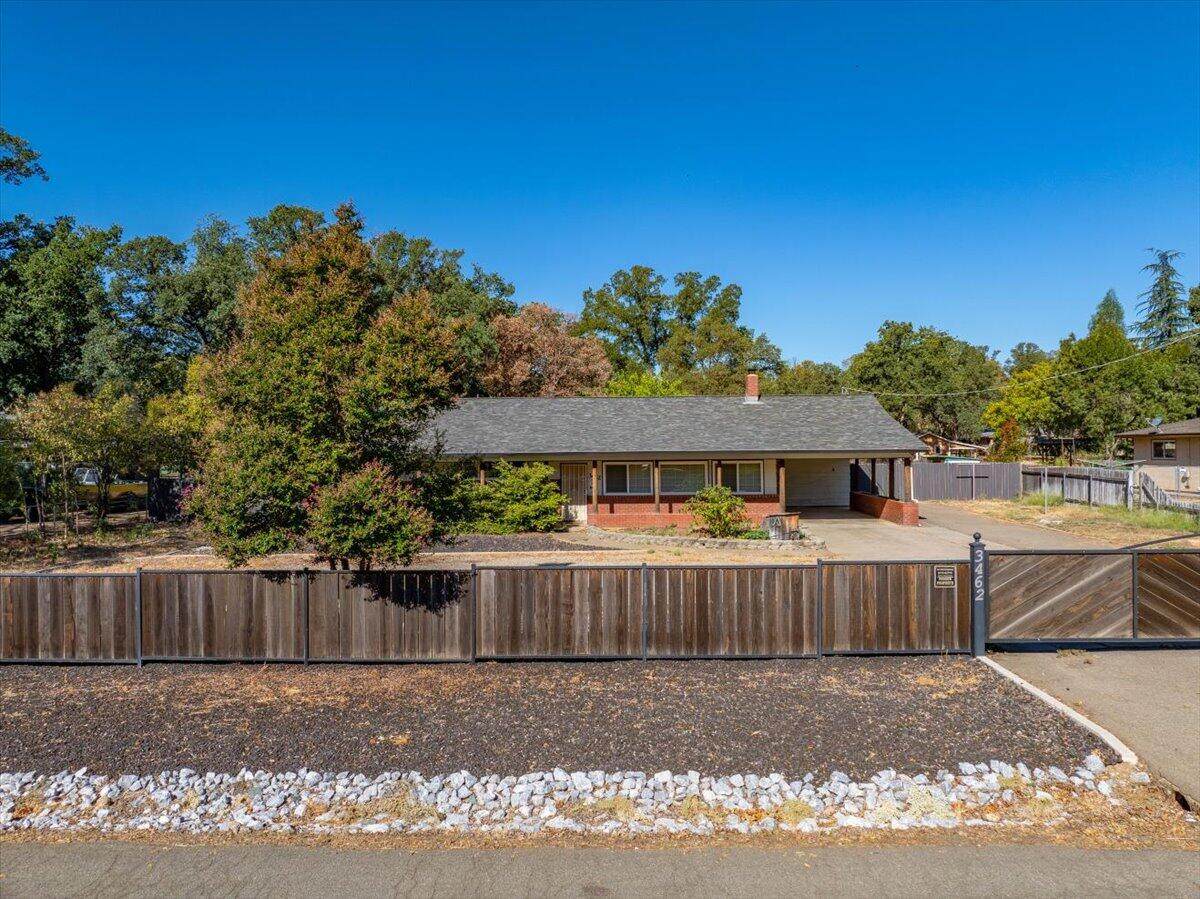 3462 White Oak Drive - Photo 1