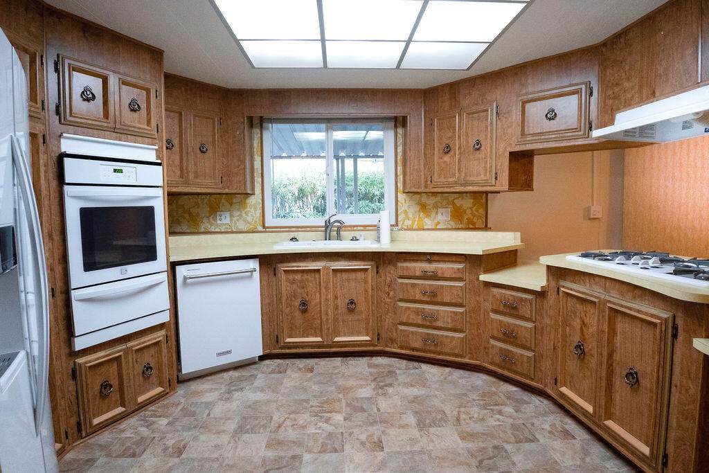 470 Brushwood Drive - Photo 1