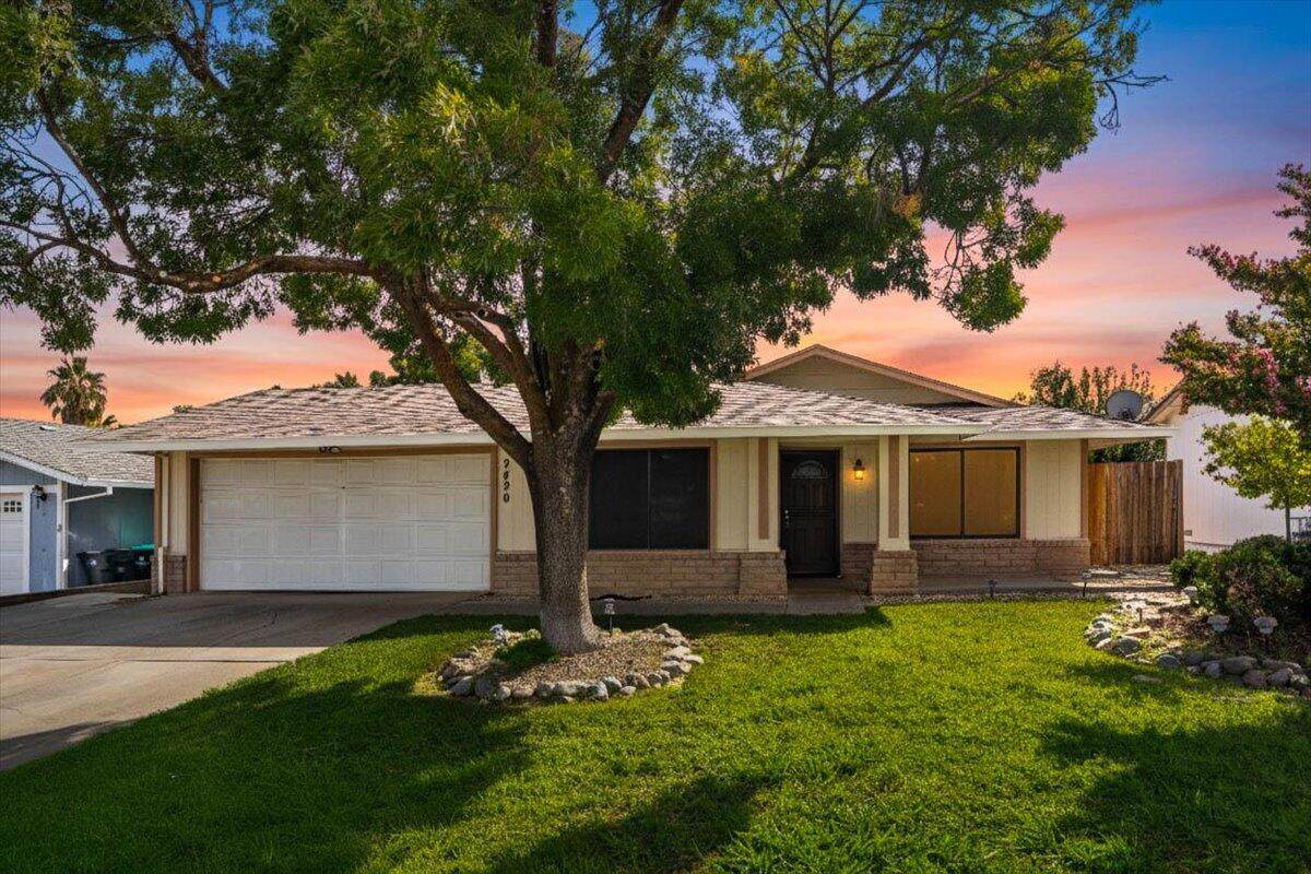 2420 Oriole Drive - Photo 1