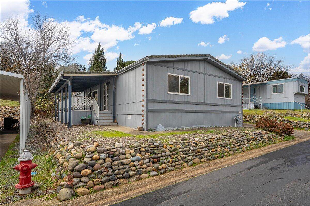 1237 Mountain Shadows Boulevard - Photo 1