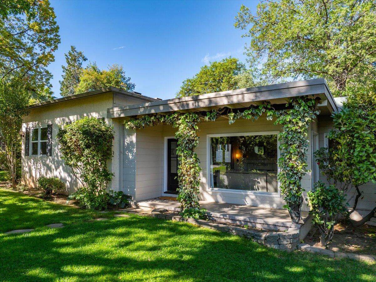 1050 Royal Oaks Drive - Photo 1