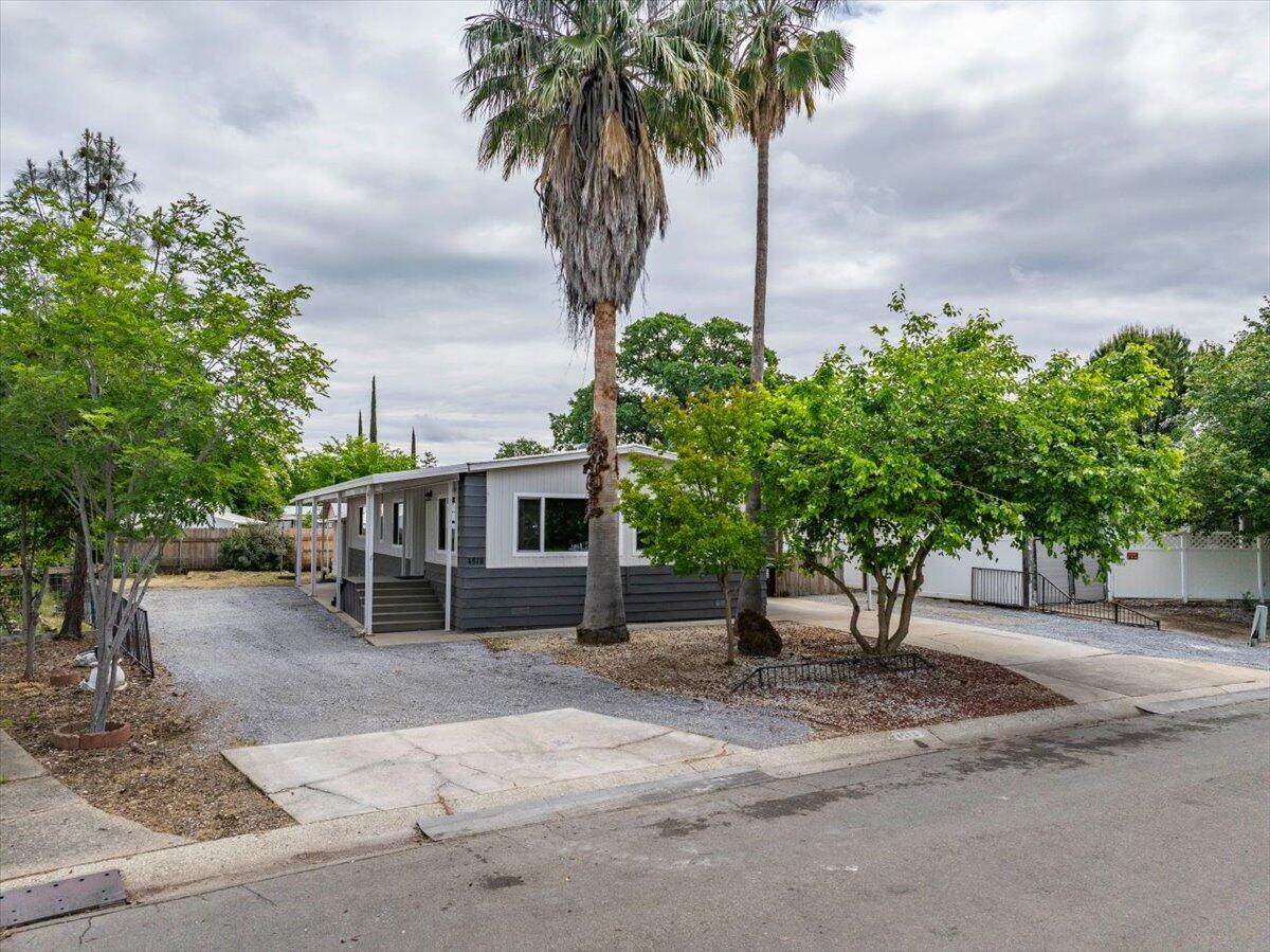 4518 Honeycomb Way - Photo 1