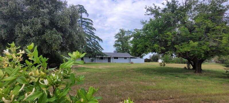 16280 Scout Avenue - Photo 1