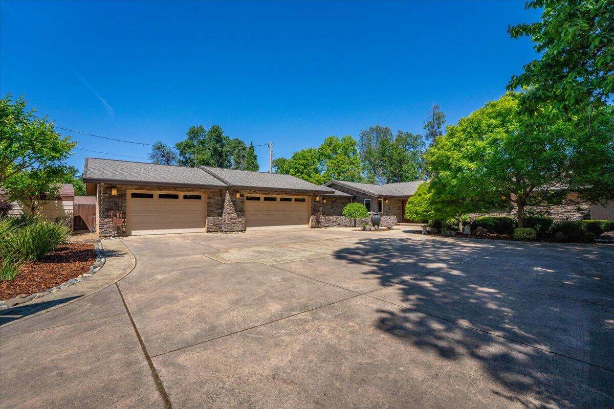 6913 Riverside Drive - Photo 1