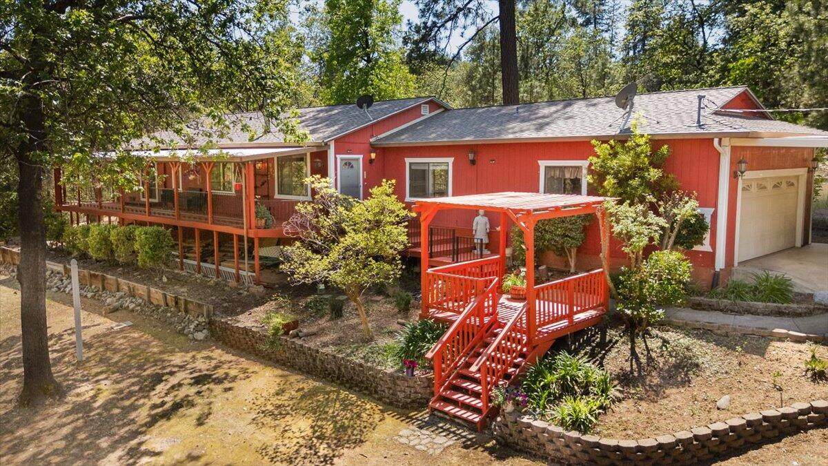 17627 Yellow Pine Avenue - Photo 1