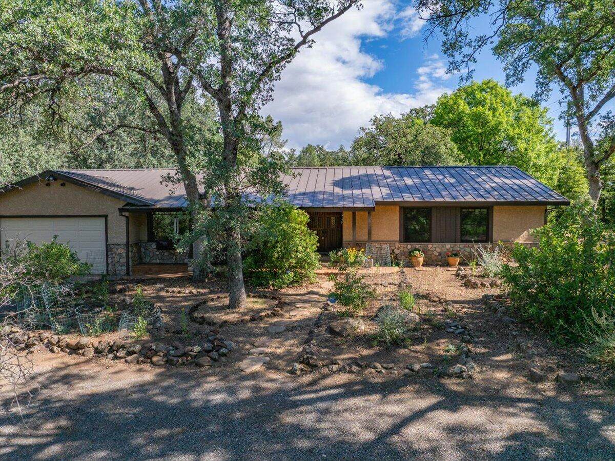 21880 Oak Meadow Road - Photo 1