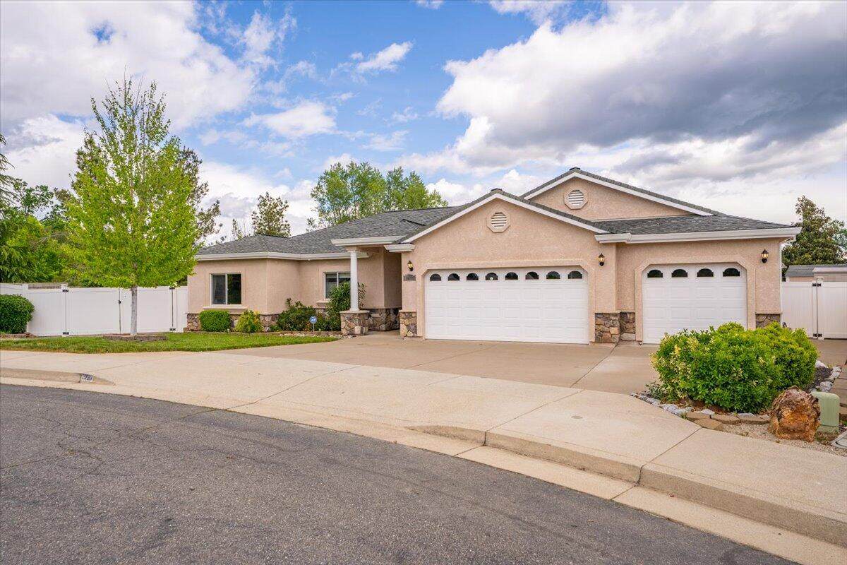 2733 Smith Avenue - Photo 1