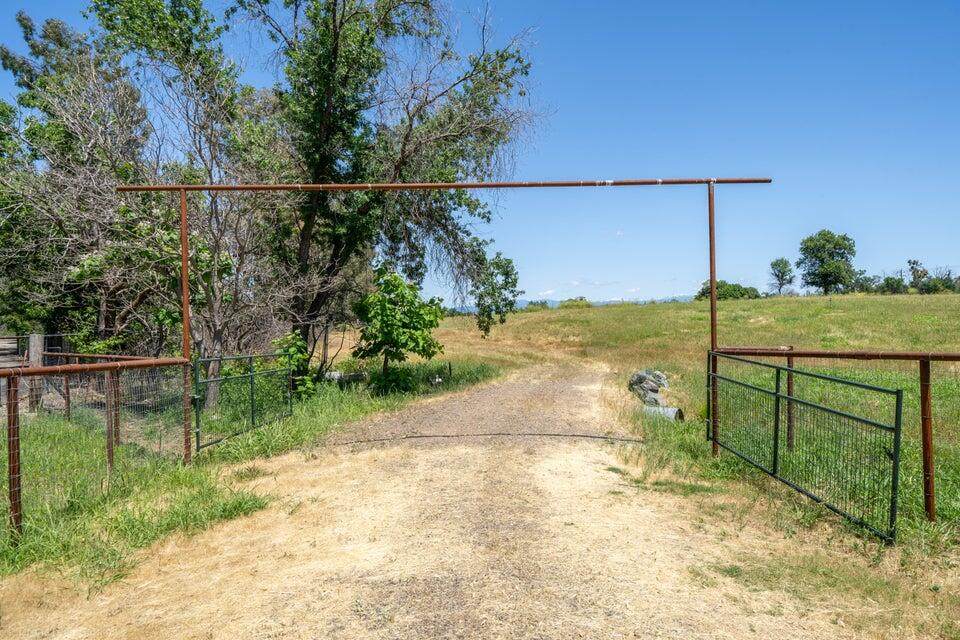  Deschutes Road - Photo 1