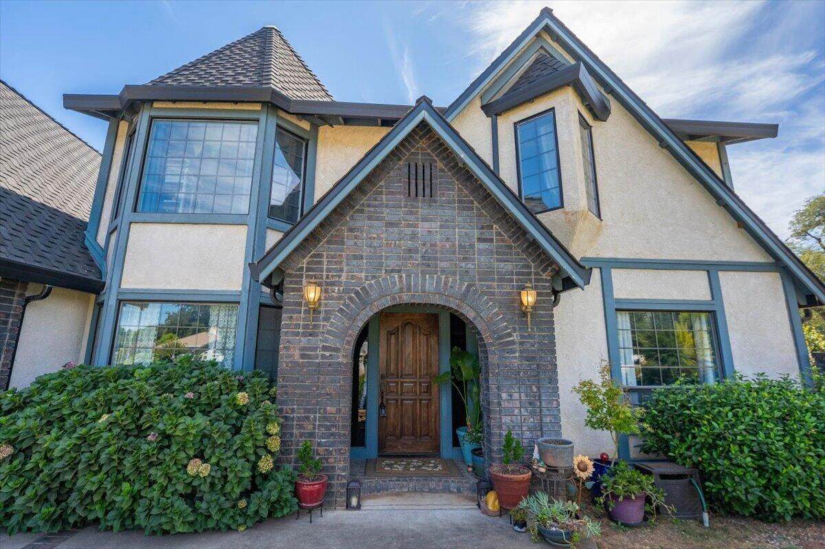 20369 Greenview Drive - Photo 1