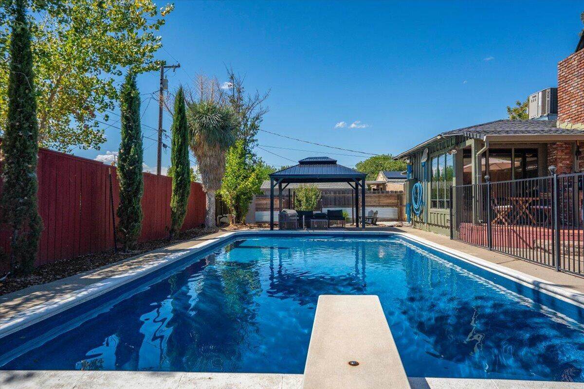 222 Treasure Drive - Photo 1