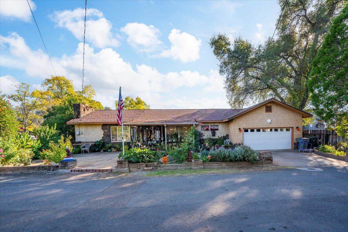 385 Manzanita Lane - Photo 1