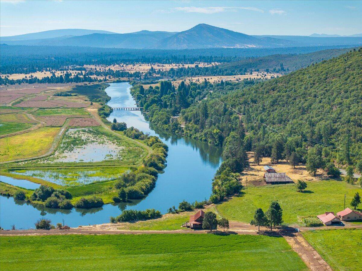 25653 Glenburn Road - Photo 1