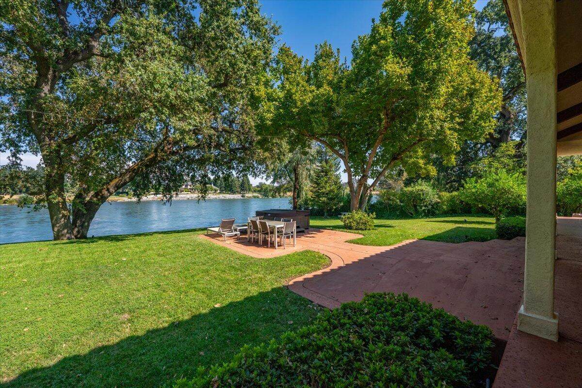 6681 Riverside Drive - Photo 1