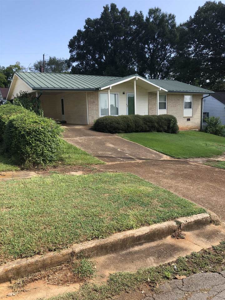 1403 Frey Ave - Photo 1