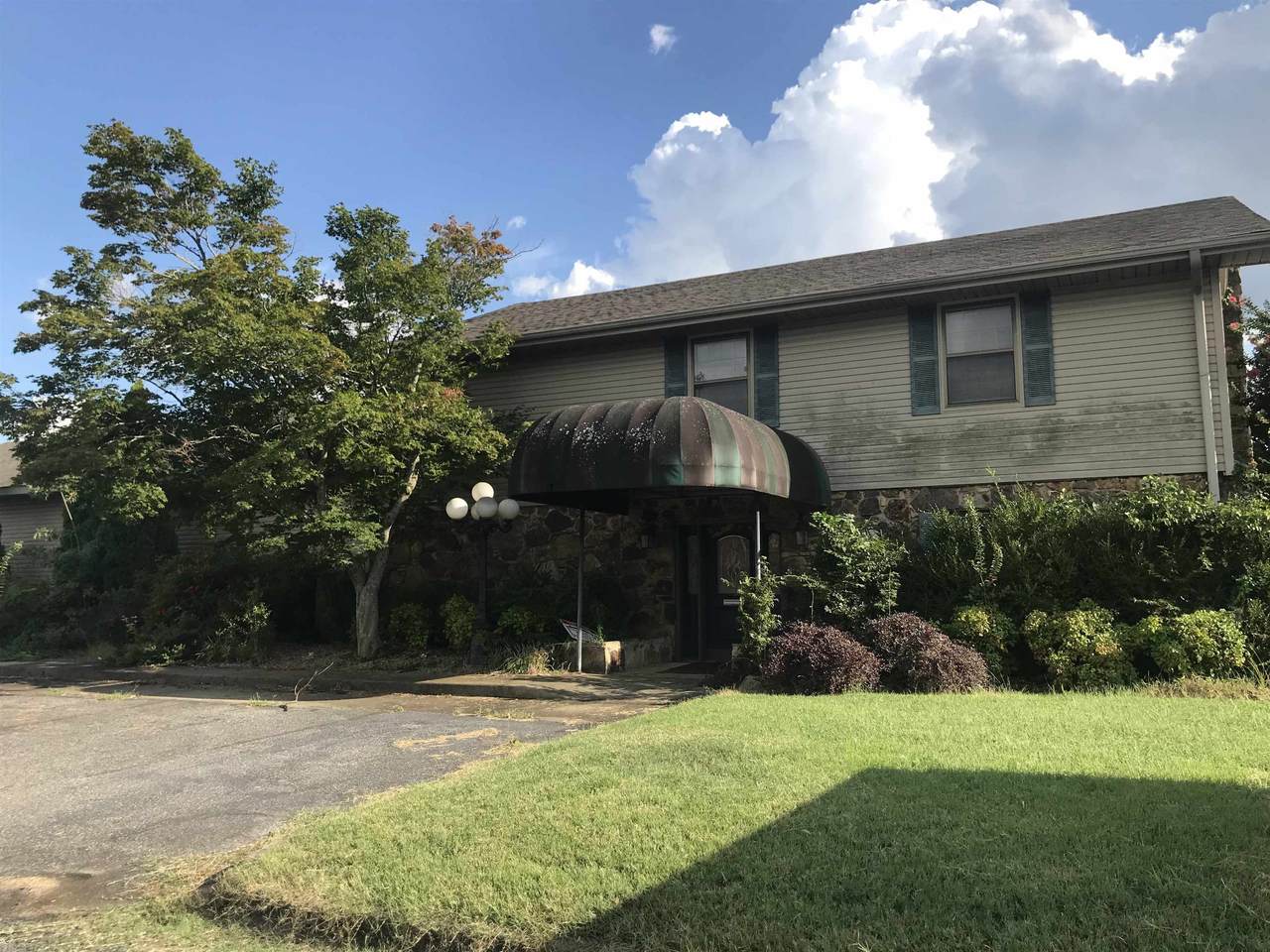 1108 Avalon Ave - Photo 1