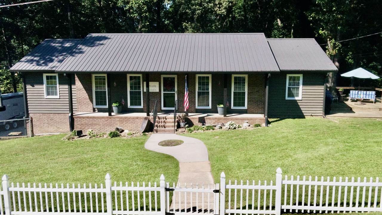 1841 Oakhill Dr - Photo 1
