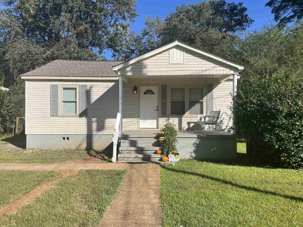 256 Lewis St - Photo 1